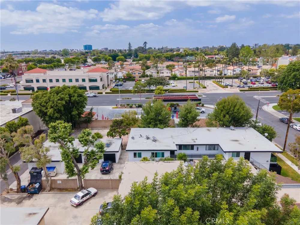 1032 Bonita Tustin, CA 92780