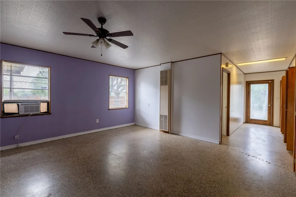 1400 Wren Lane Beeville, TX 78102