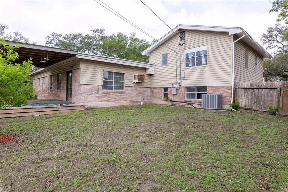 1400 Wren Lane Beeville, TX 78102