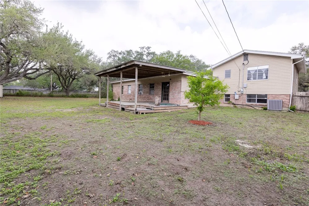 1400 Wren Lane Beeville, TX 78102