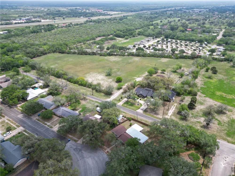 1400 Wren Lane Beeville, TX 78102