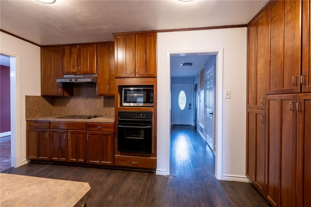 1400 Wren Lane Beeville, TX 78102