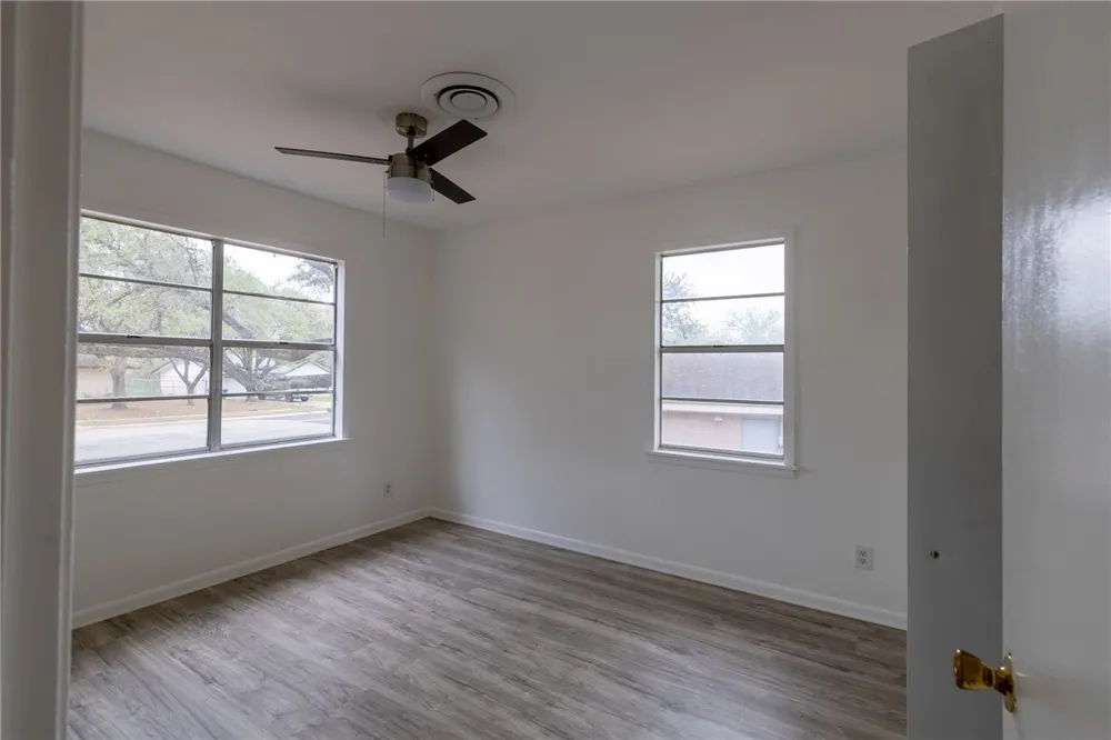 1400 Wren Lane Beeville, TX 78102