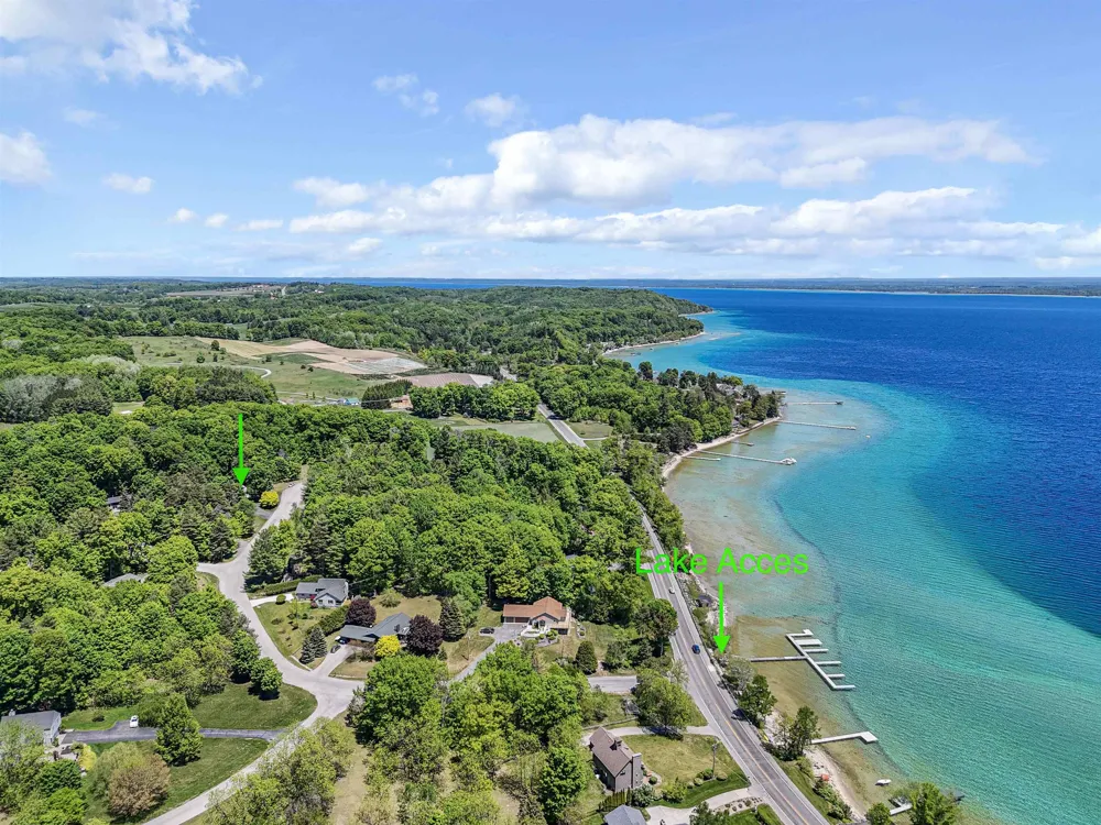 10159 Council Oak Drive Peninsula Township, MI 49686