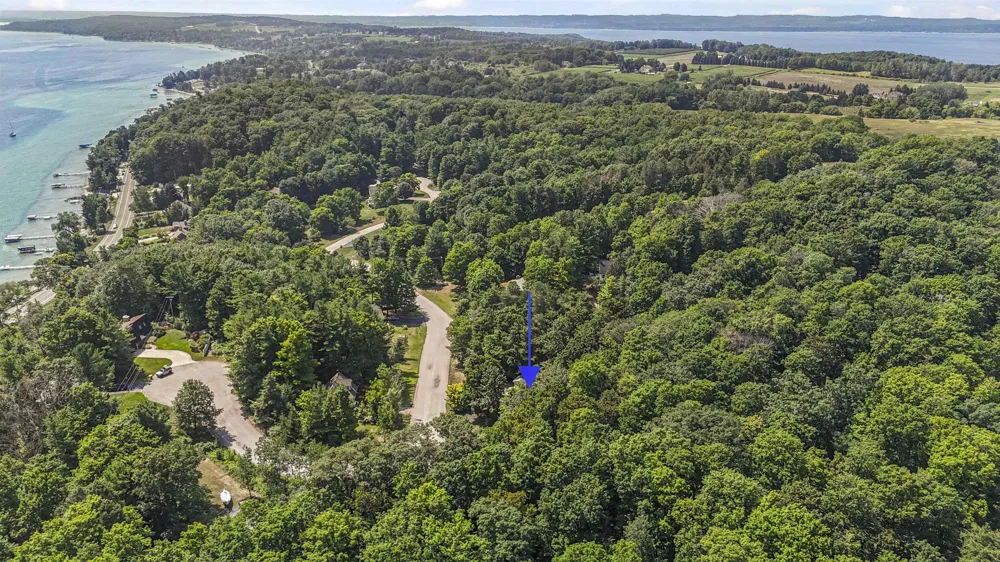 10159 Council Oak Drive Peninsula Township, MI 49686