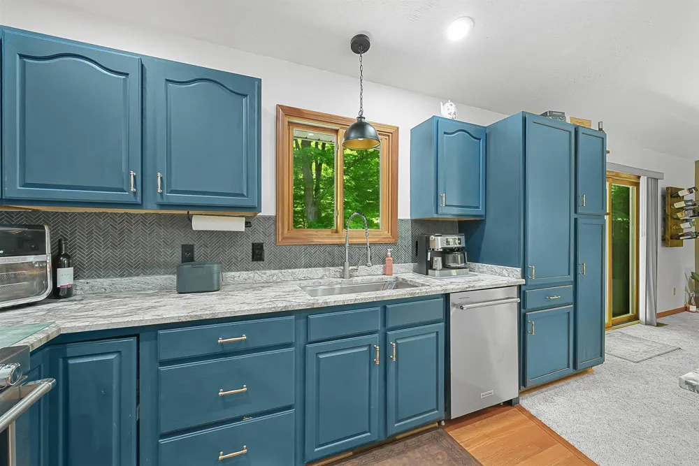 10159 Council Oak Drive Peninsula Township, MI 49686