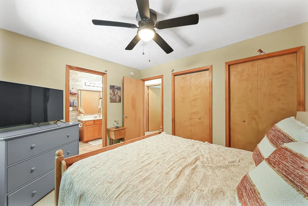 10159 Council Oak Drive Peninsula Township, MI 49686