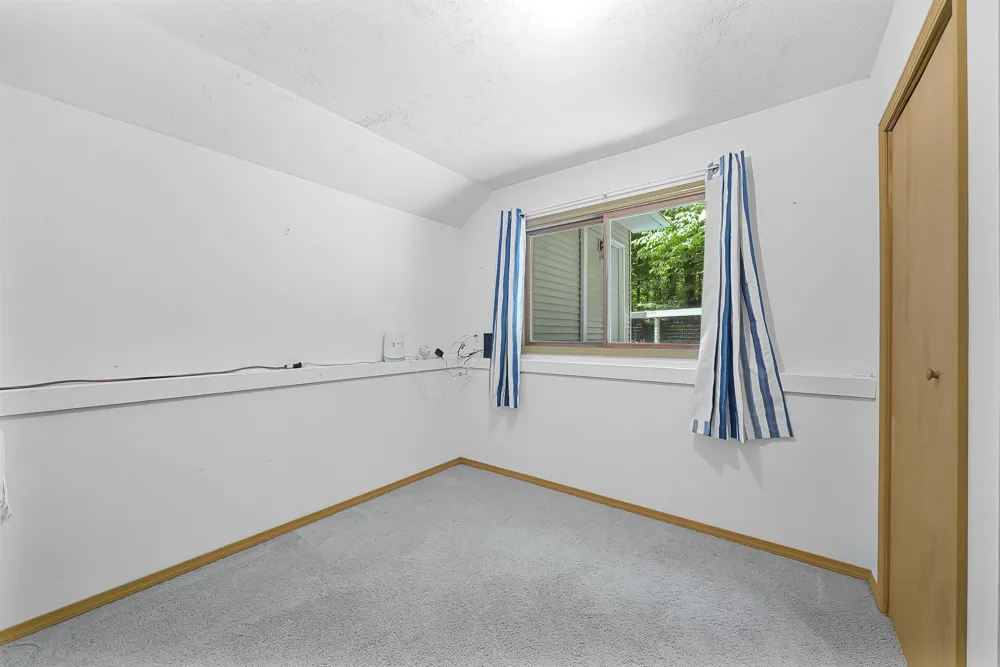 10159 Council Oak Drive Peninsula Township, MI 49686