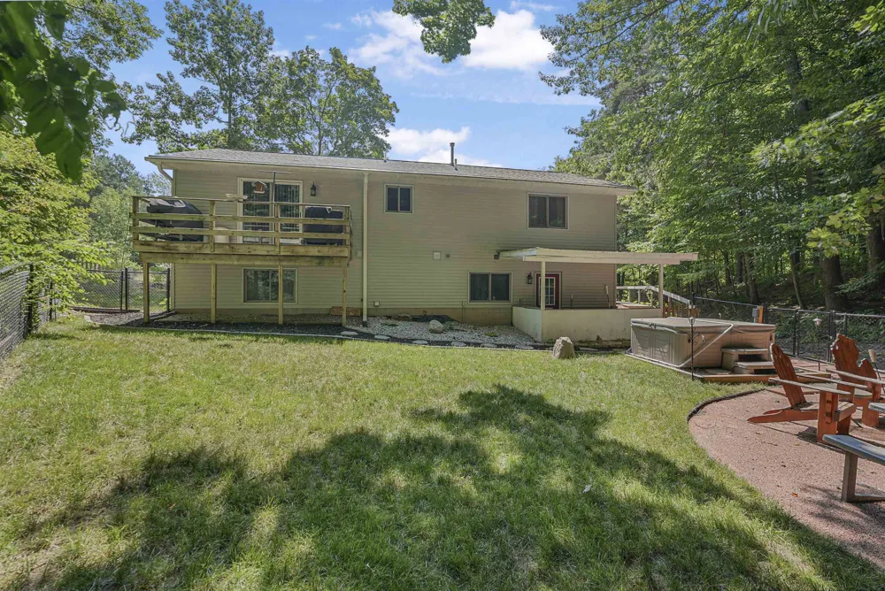 10159 Council Oak Drive Peninsula Township, MI 49686