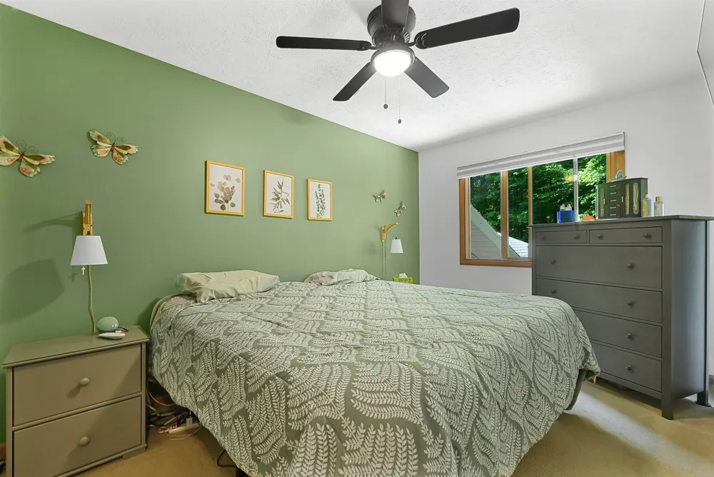 10159 Council Oak Drive Peninsula Township, MI 49686