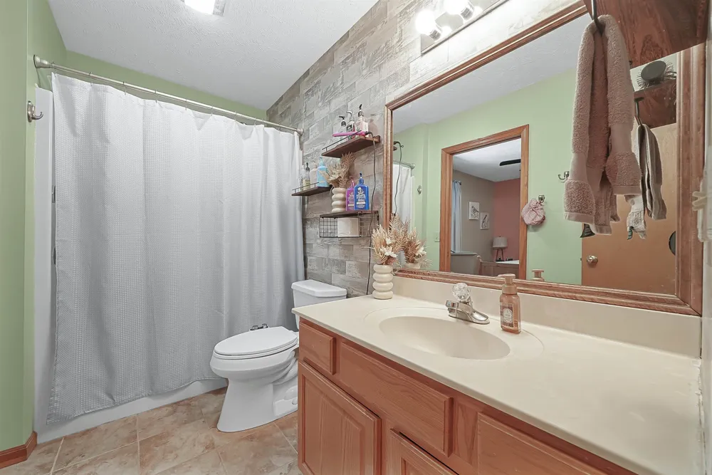 10159 Council Oak Drive Peninsula Township, MI 49686