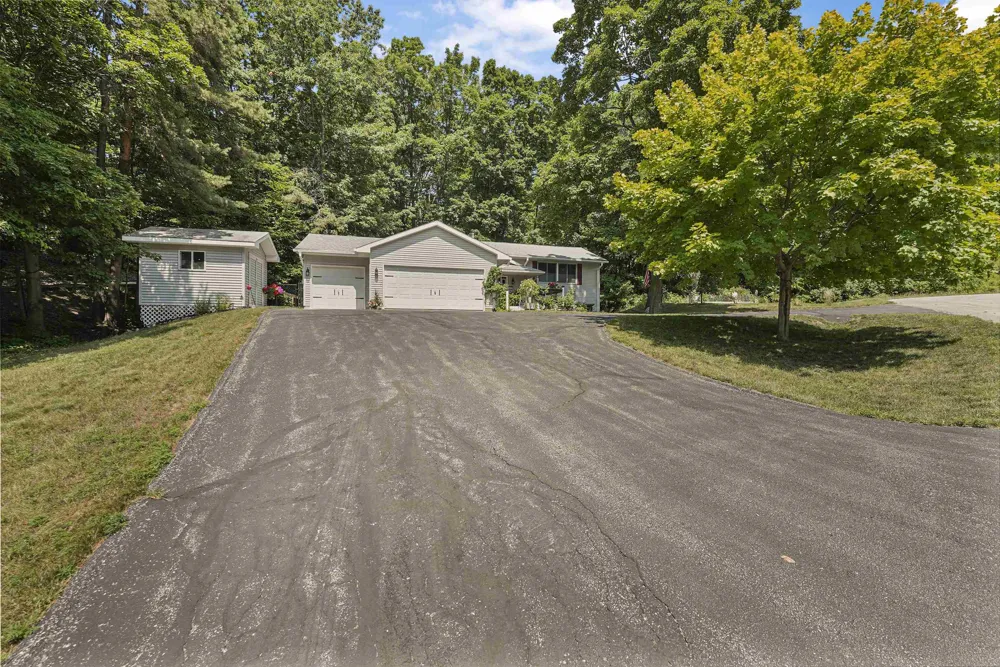 10159 Council Oak Drive Peninsula Township, MI 49686
