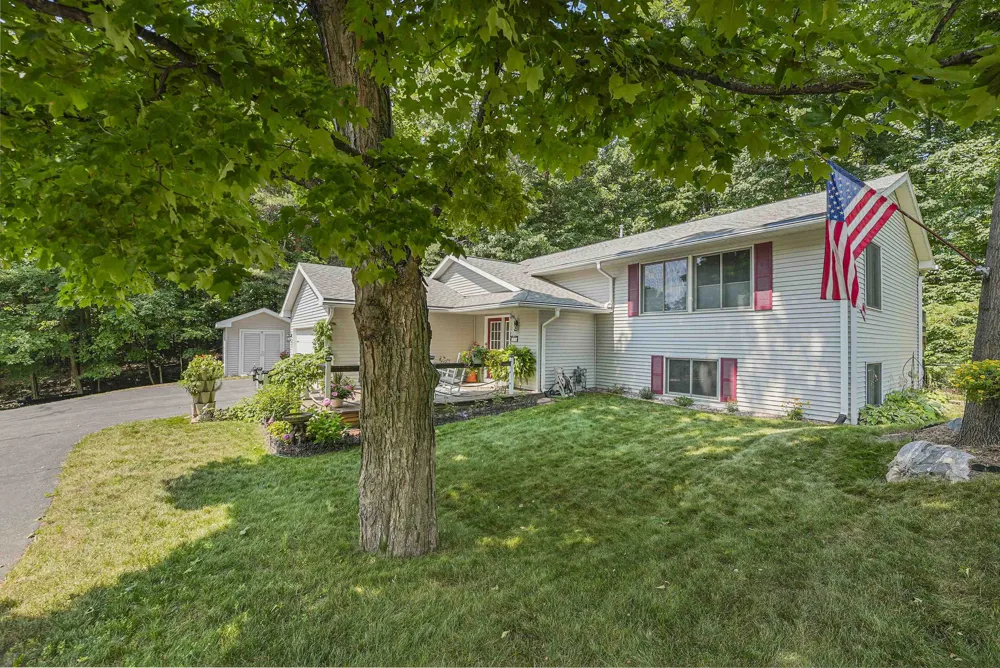 10159 Council Oak Drive Peninsula Township, MI 49686