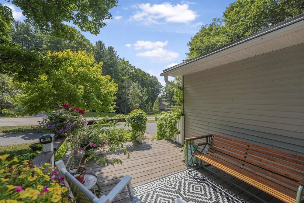 10159 Council Oak Drive Peninsula Township, MI 49686