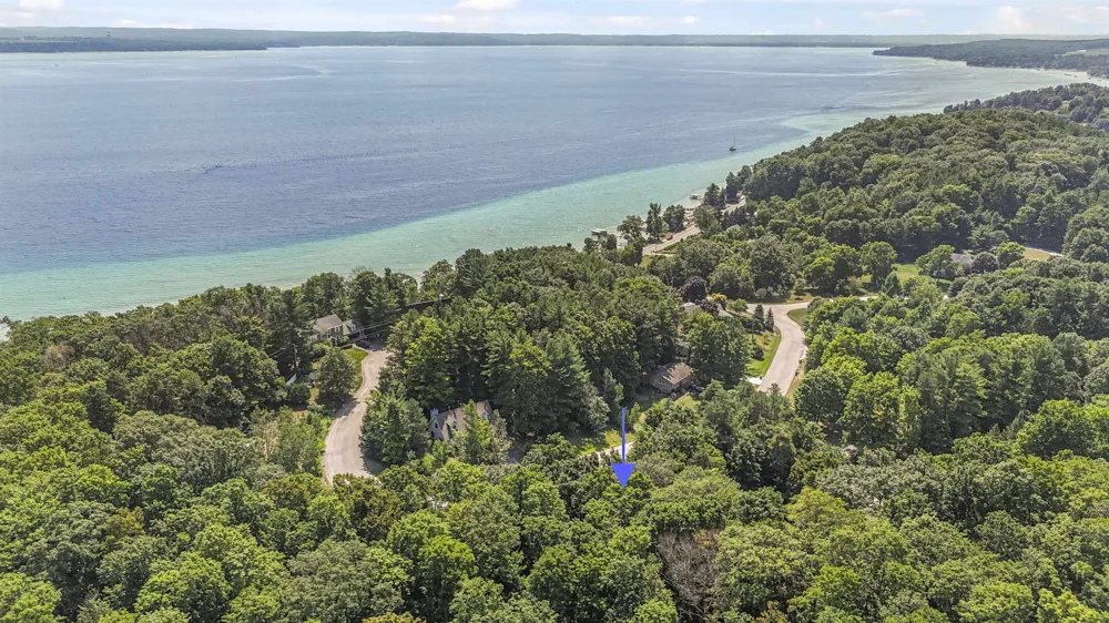 10159 Council Oak Drive Peninsula Township, MI 49686