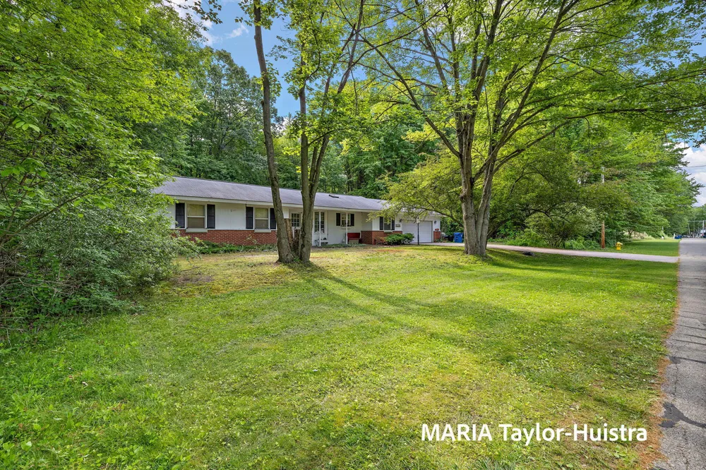 17690 Jordan Lane Ferrysburg City, MI 49456
