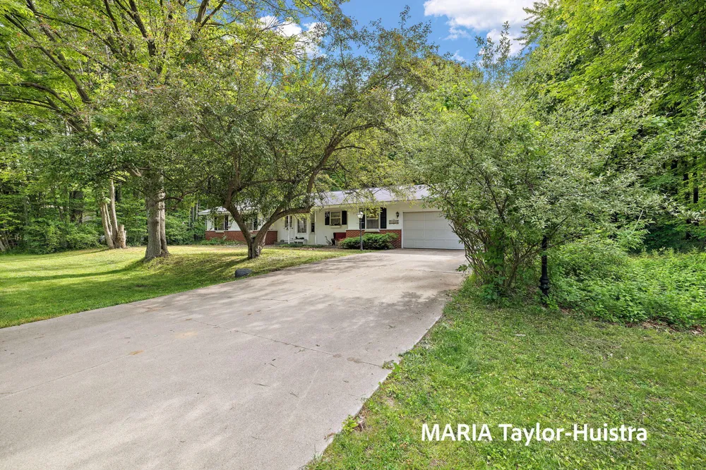 17690 Jordan Lane Ferrysburg City, MI 49456