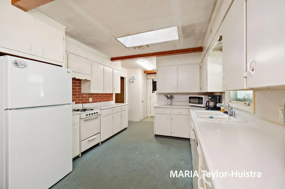 17690 Jordan Lane Ferrysburg City, MI 49456