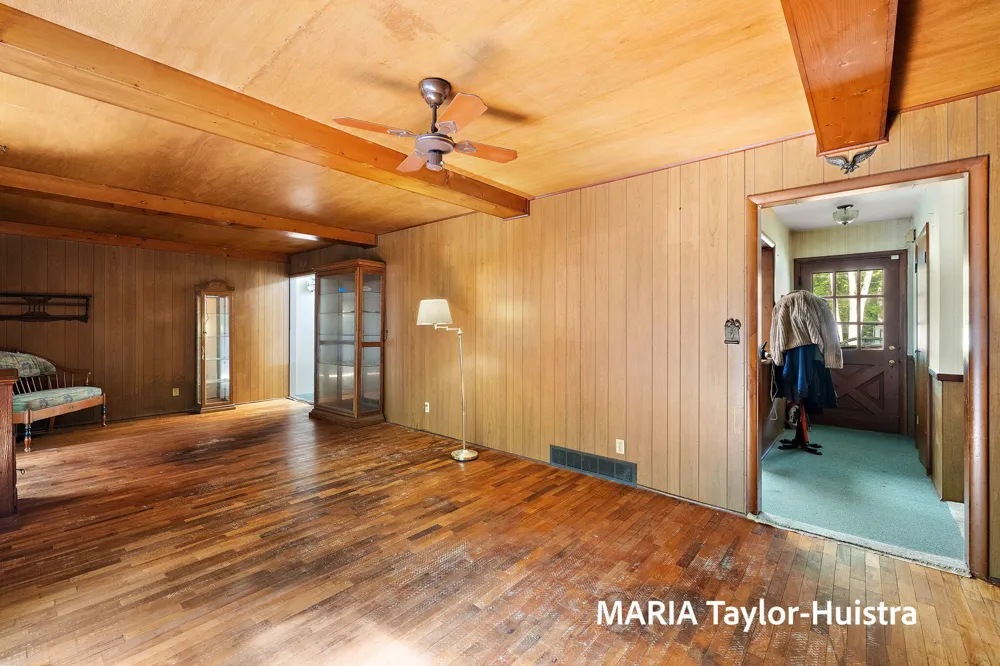 17690 Jordan Lane Ferrysburg City, MI 49456