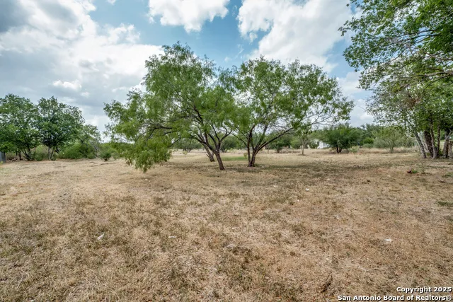 13839 Somerset Von Ormy, TX 78073