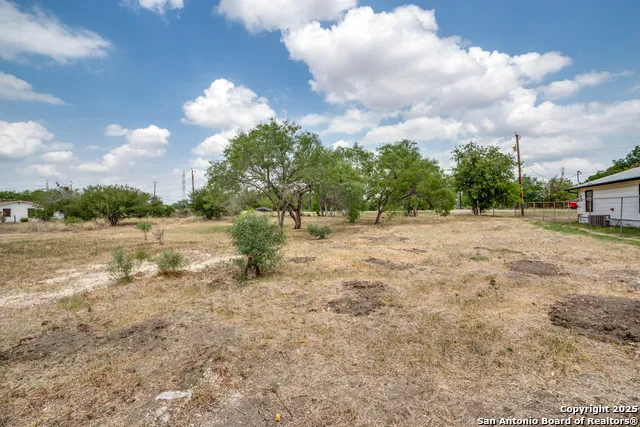 13839 Somerset Von Ormy, TX 78073