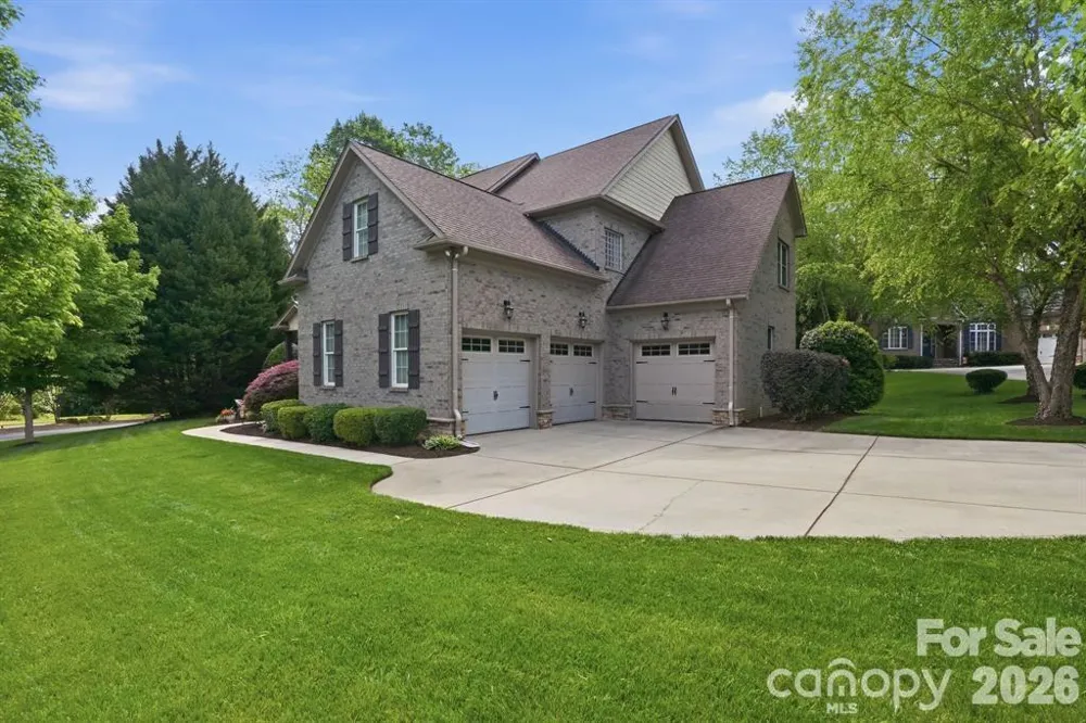 1401 Tara Plantation Boulevard Wesley Chapel, NC 28110