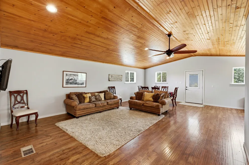 1357 County Road 3504 Bullard, TX 75757