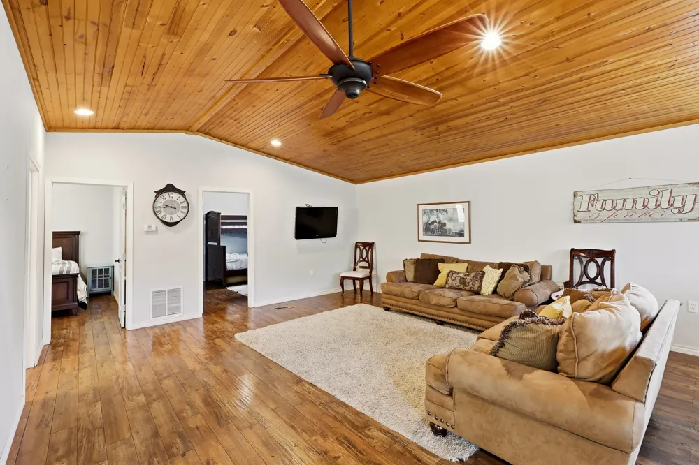 1357 County Road 3504 Bullard, TX 75757