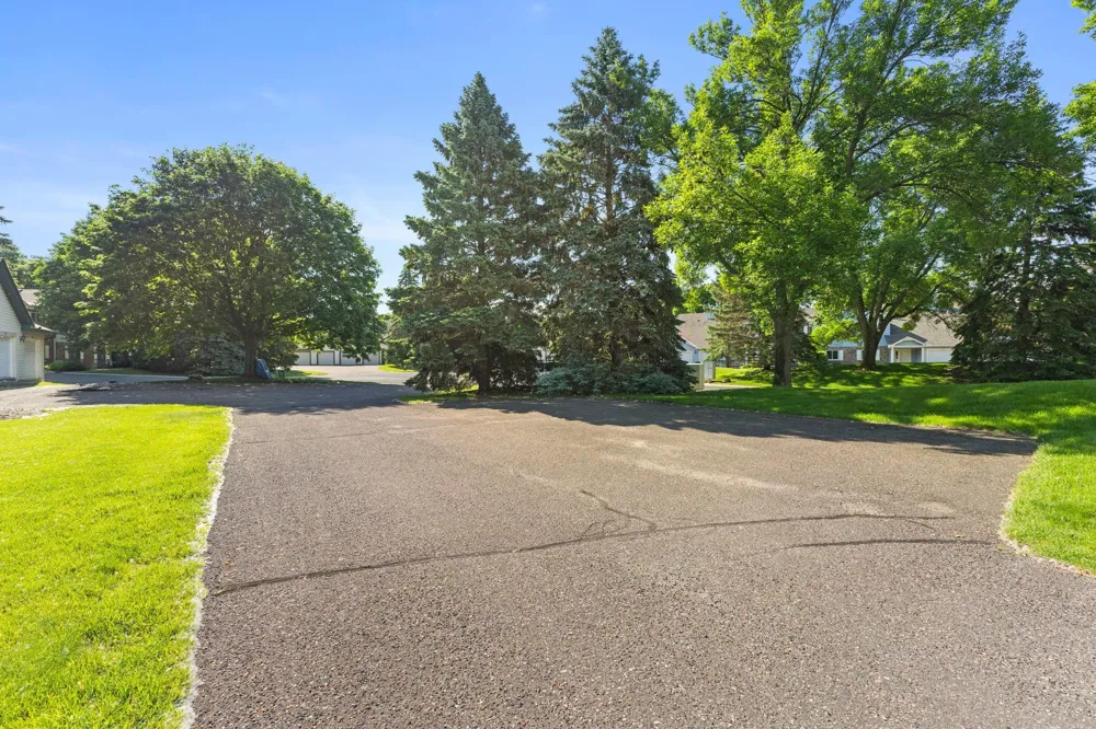975 Heritage Court E #206 Vadnais Heights, MN 55127