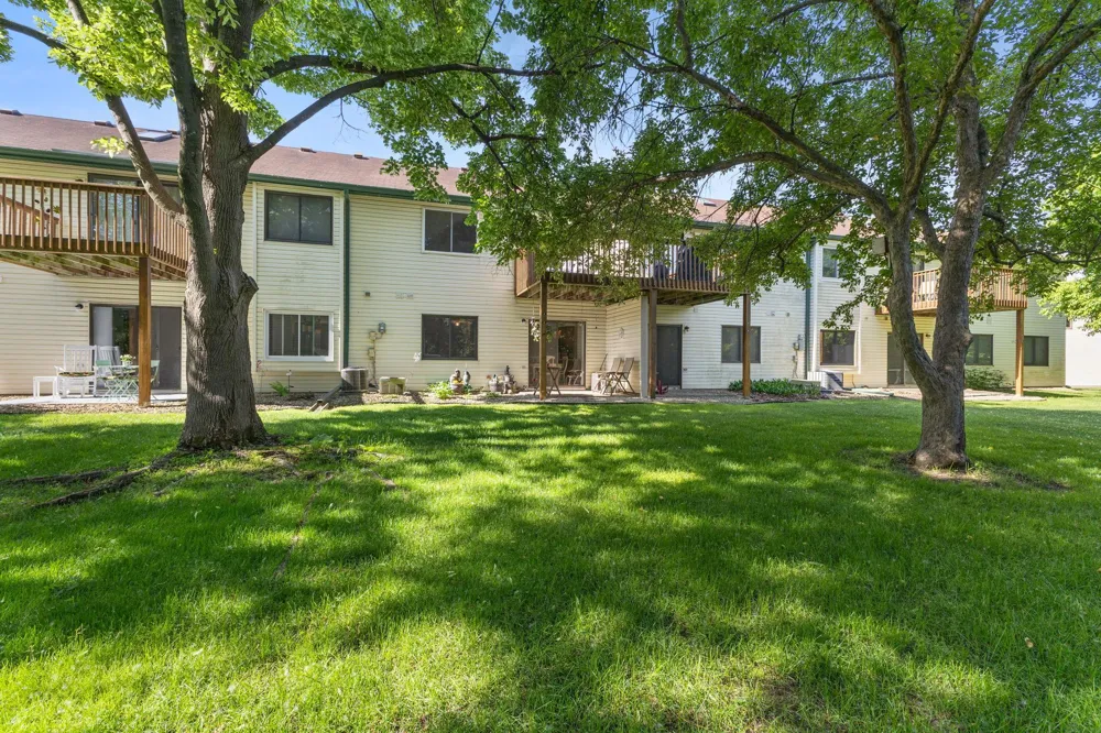975 Heritage Court E #206 Vadnais Heights, MN 55127
