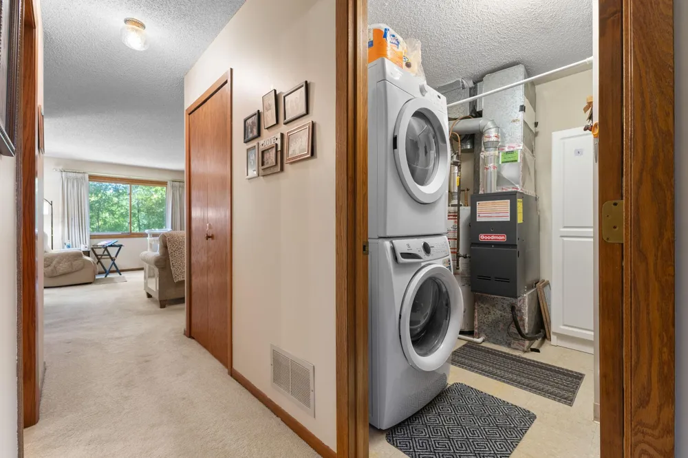 975 Heritage Court E #206 Vadnais Heights, MN 55127