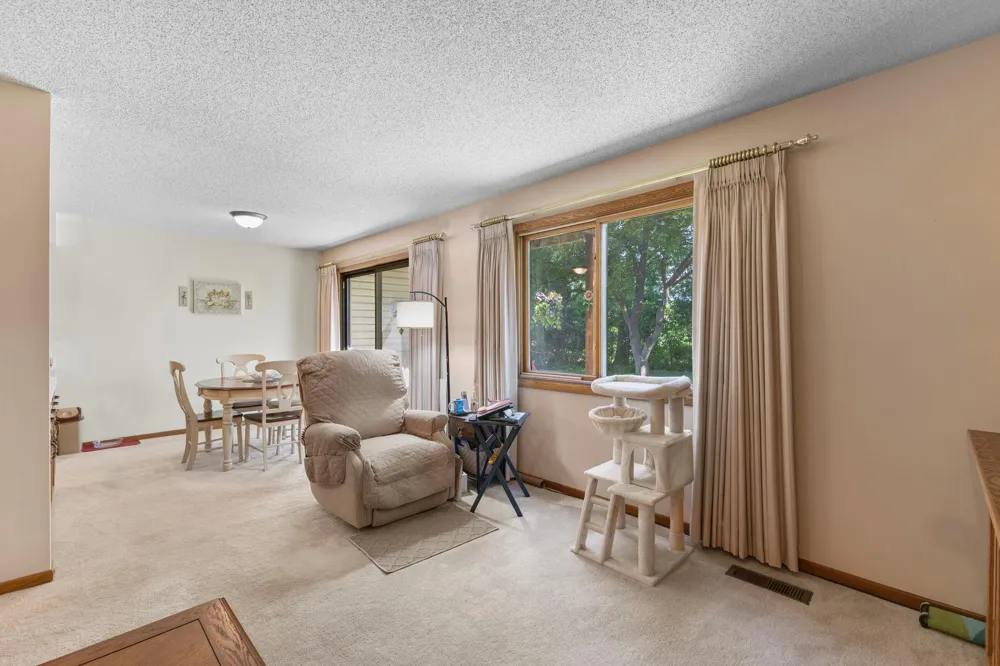 975 Heritage Court E #206 Vadnais Heights, MN 55127