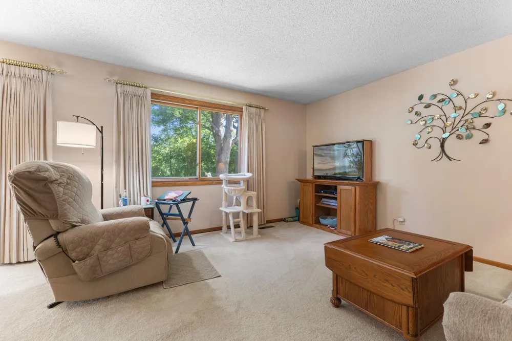 975 Heritage Court E #206 Vadnais Heights, MN 55127