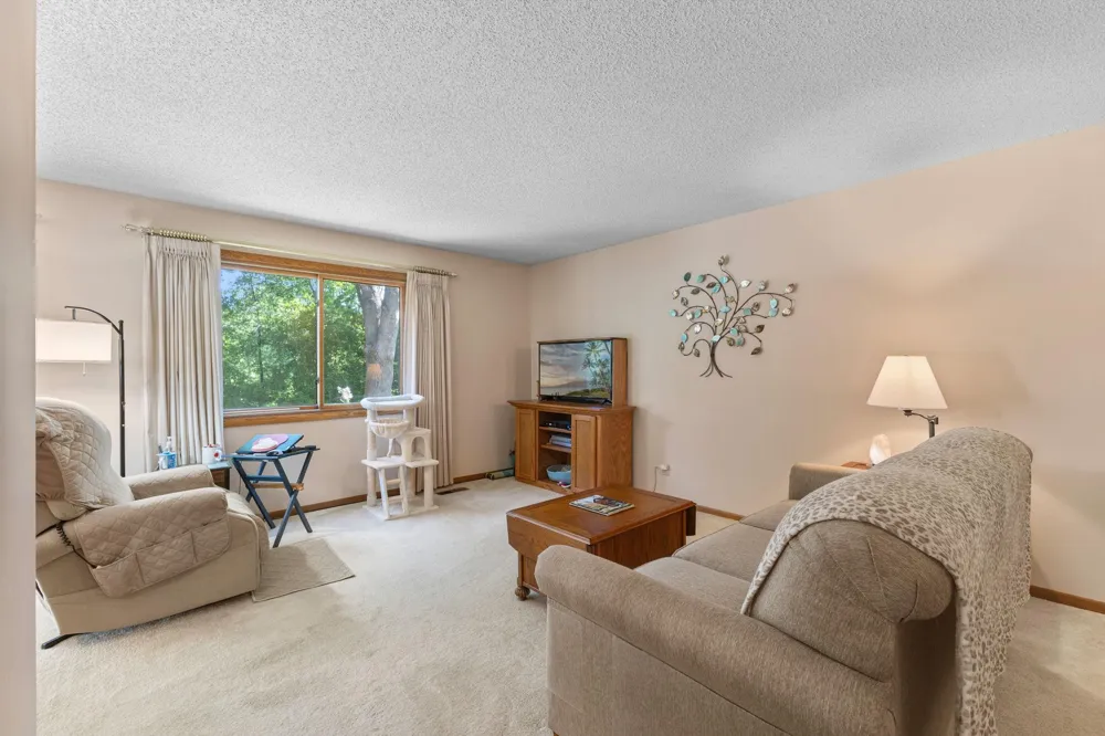 975 Heritage Court E #206 Vadnais Heights, MN 55127