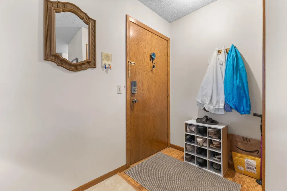 975 Heritage Court E #206 Vadnais Heights, MN 55127