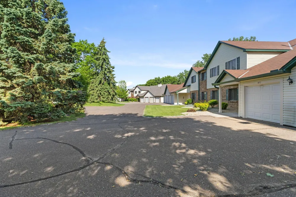 975 Heritage Court E #206 Vadnais Heights, MN 55127