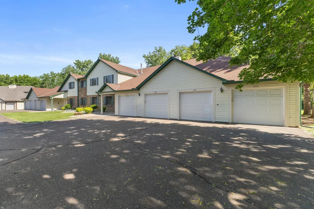 975 Heritage Court E #206 Vadnais Heights, MN 55127