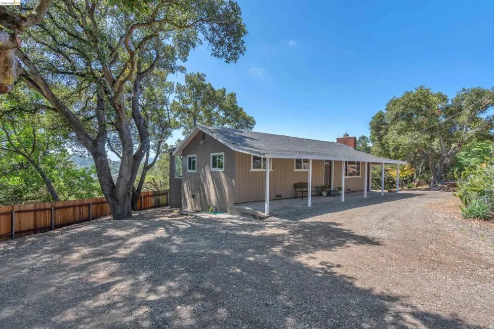 7001 Monte Verde Rd El Sobrante, CA 94803