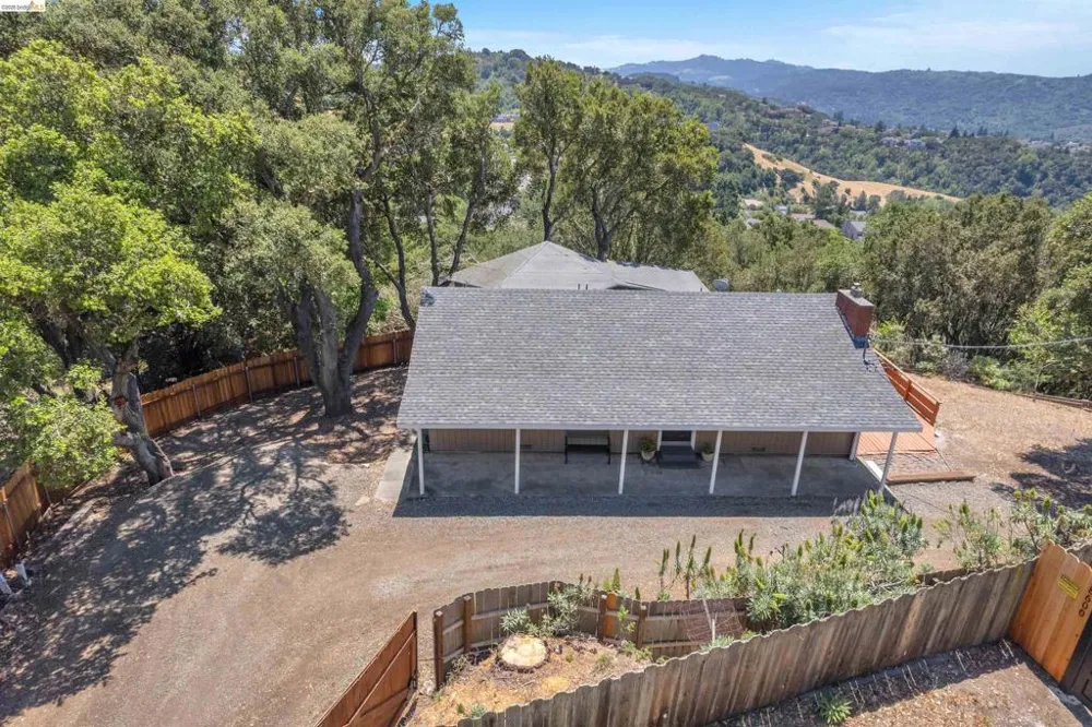 7001 Monte Verde Rd El Sobrante, CA 94803
