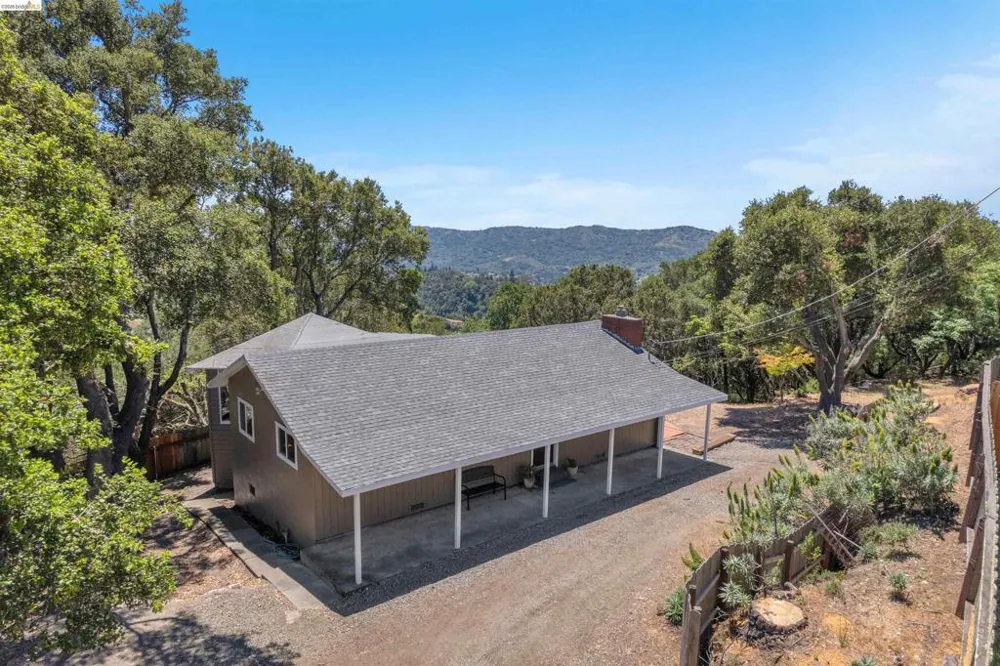 7001 Monte Verde Rd El Sobrante, CA 94803