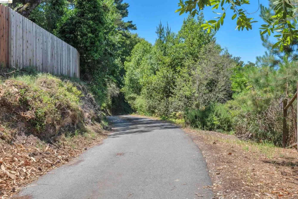 7001 Monte Verde Rd El Sobrante, CA 94803