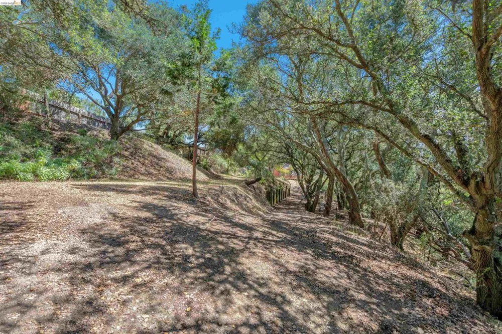 7001 Monte Verde Rd El Sobrante, CA 94803