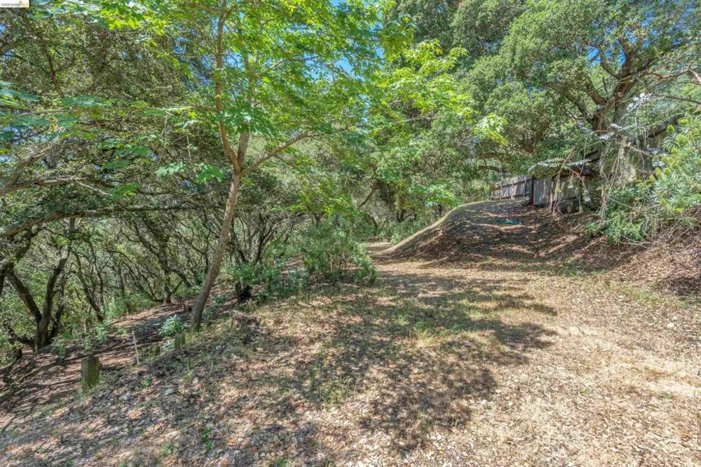 7001 Monte Verde Rd El Sobrante, CA 94803