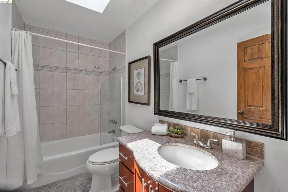 7001 Monte Verde Rd El Sobrante, CA 94803