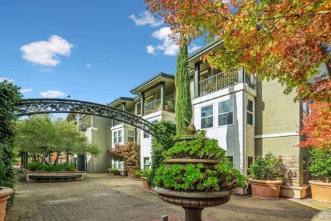 649 1st Street W ##1
