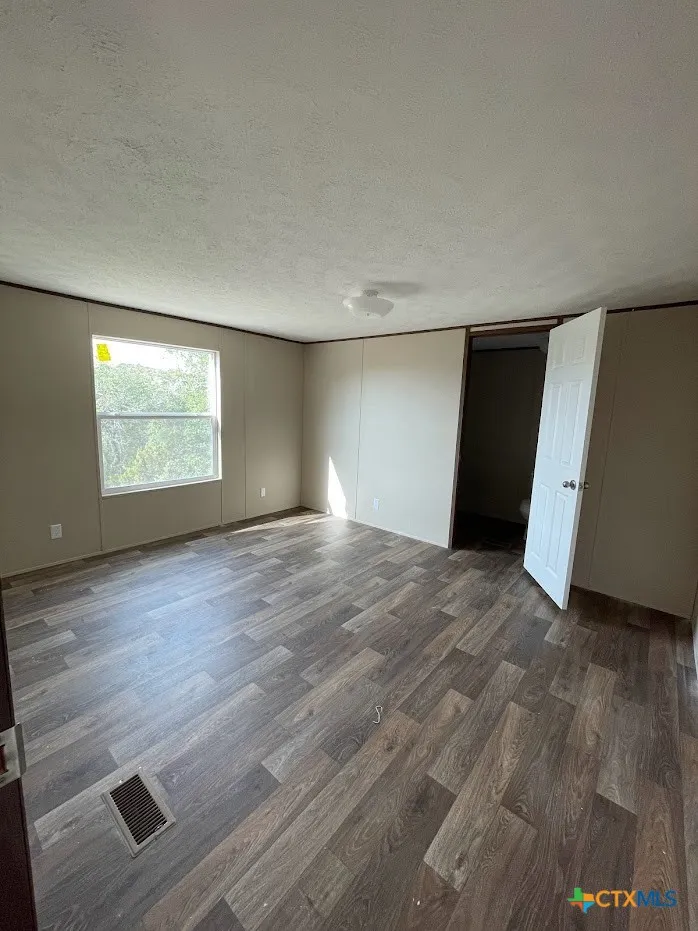 377 Buck Trail #4 Canyon Lake, TX 78133
