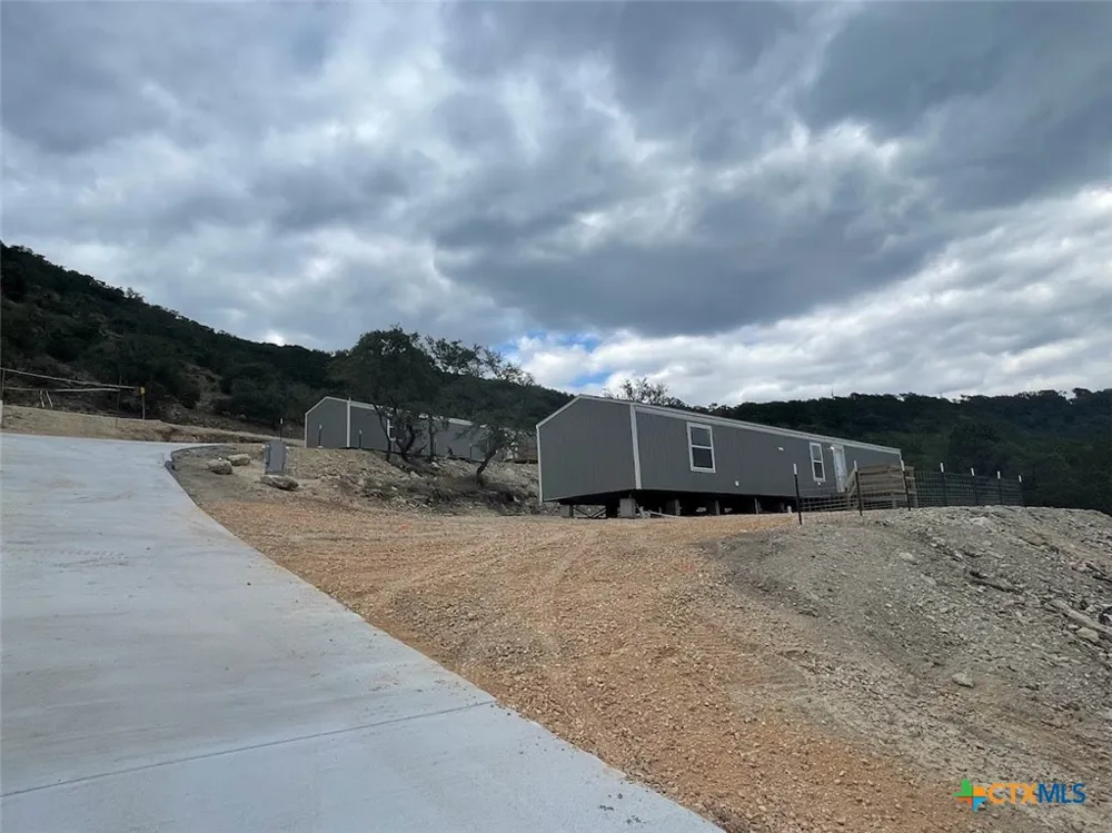 377 Buck Trail #4 Canyon Lake, TX 78133