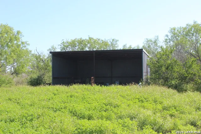 2349 CR 416 Falls City, TX 78113