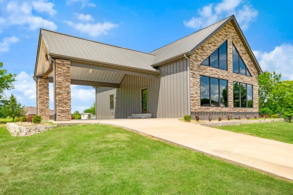 209 Helena Drive Powderly, TX 75473