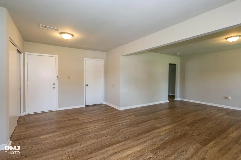 3140 Boyd Avenue Groves, TX 77619